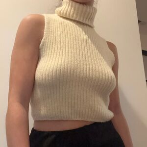 Pull&Bear Sleeveless Ribbed Turtleneck Sweater - Cream